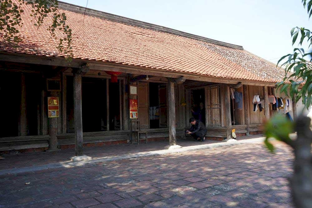 Nhà cổ Phạm Ngọc Tùng là ngôi nhà cổ hơn 200 tuổi đến nay vẫn được bảo tồn nguyên vẹn